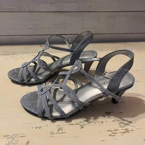 Maripé silver/blue heels💖